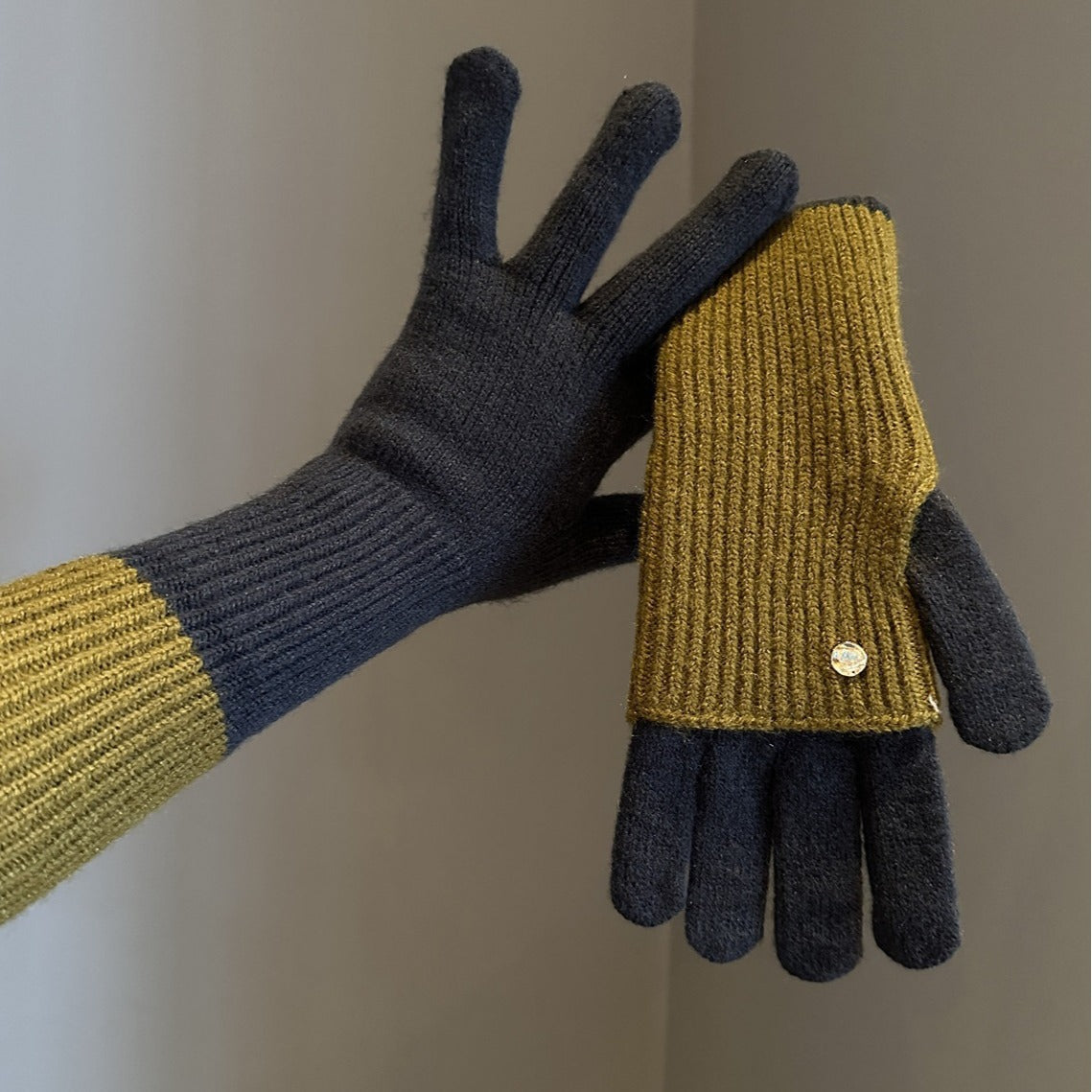 Dual-Use Colorblock Knitted Wool Gloves In The Maillard Style