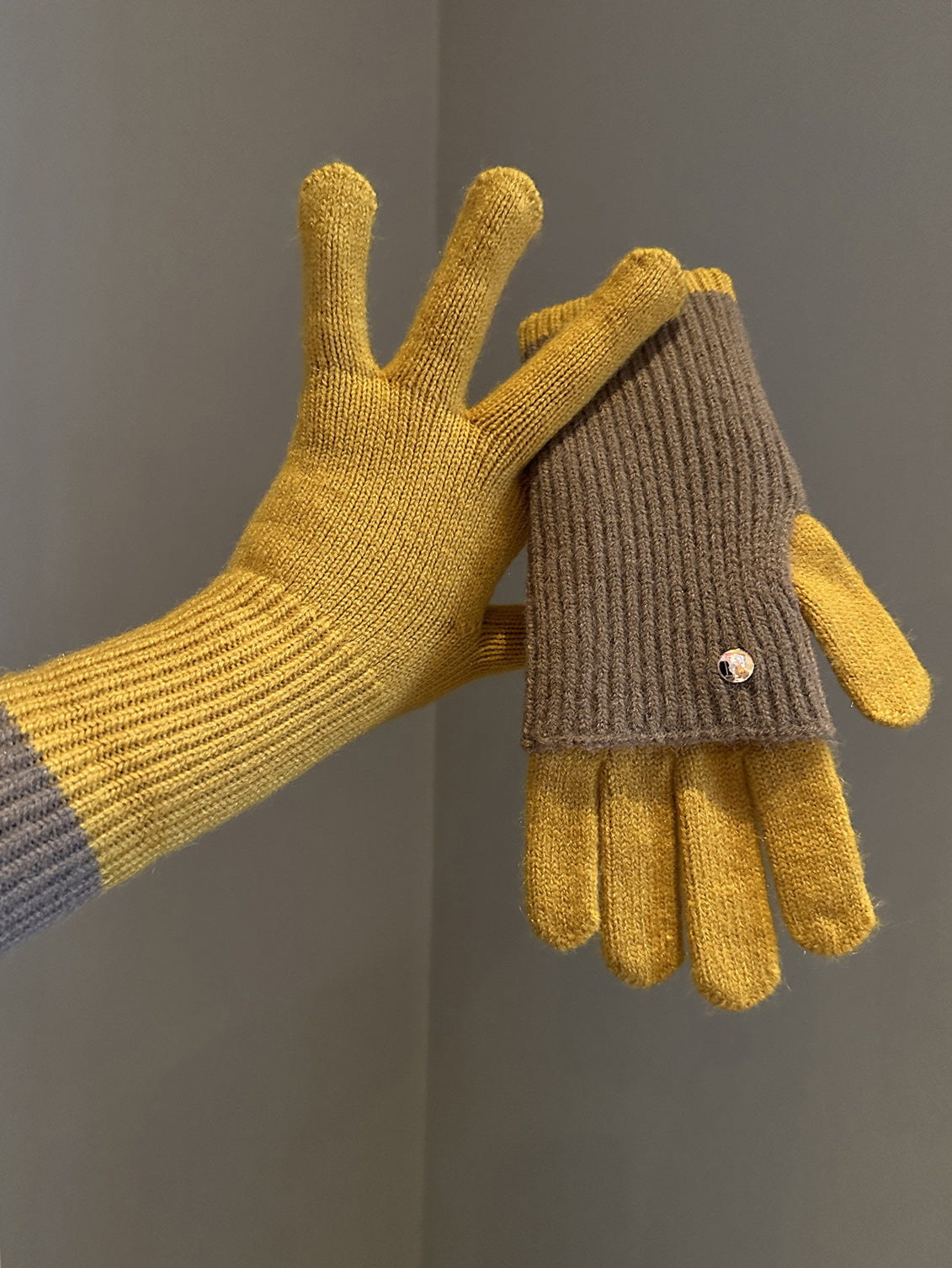Dual-Use Colorblock Knitted Wool Gloves In The Maillard Style