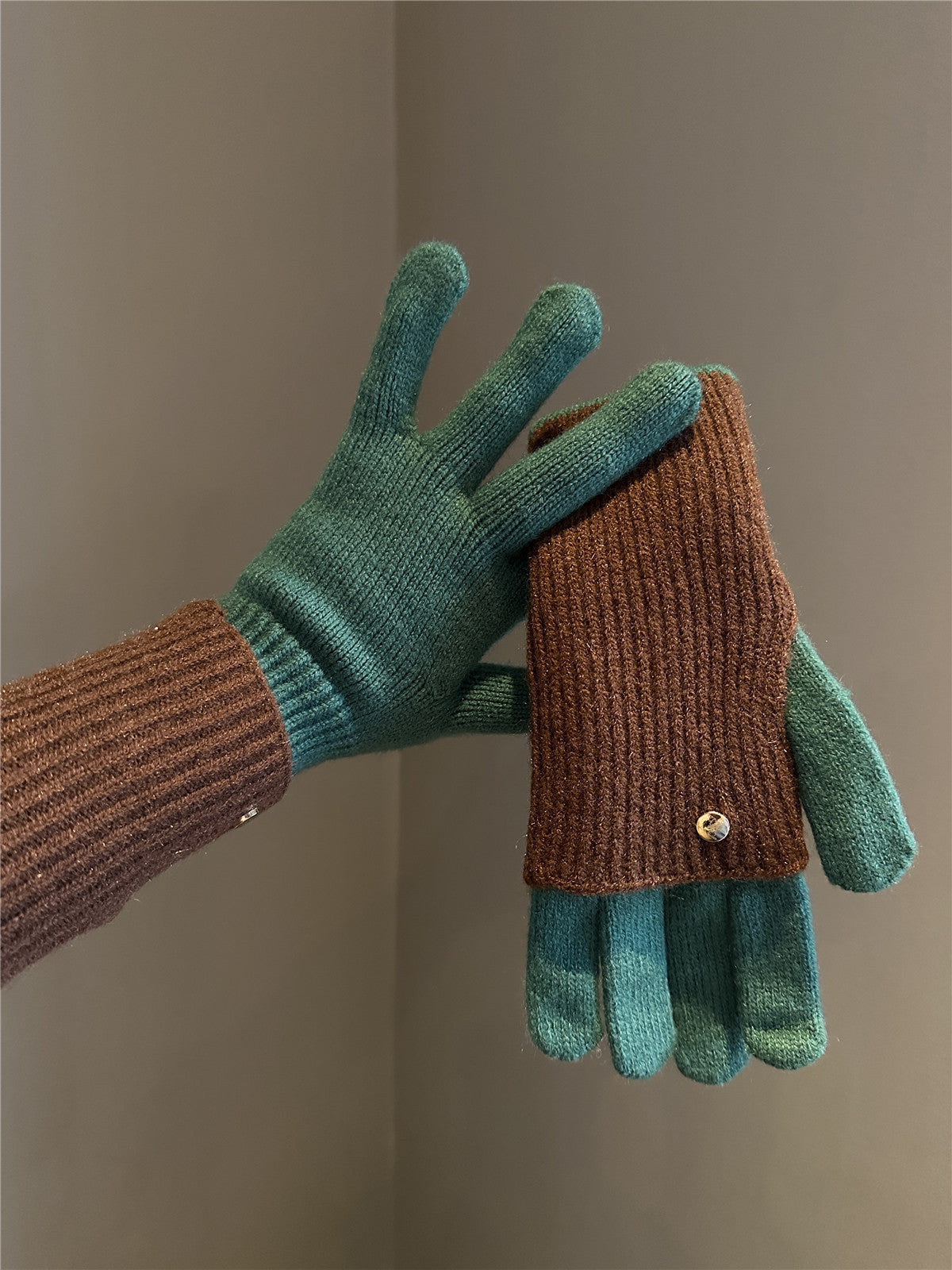 Dual-Use Colorblock Knitted Wool Gloves In The Maillard Style